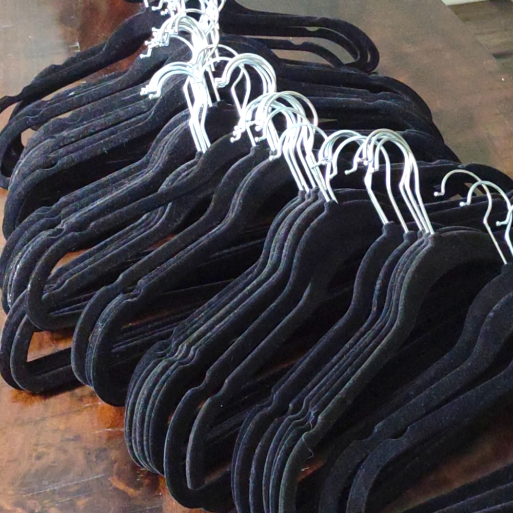 65 Premium Non-Slip Slim Black Velvet Hangers